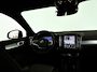 Volvo XC40 B4 Plus Dark | Parkeercamera | Harman Kardon | Stoel- en stuurverwarming | Trekhaak