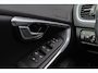 Volvo V40 T3 PolarPlus Sport - Panoramadak - Harman/Kardon audio - Parkeercamera achter - Verwarmde voorstoelen - Navigatie - Volvo On Call - Cruise control - Extra getint glas - 17' LMV