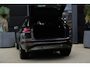 Audi Q6 e-tron S edition quattro 100 kWh | 428 PK | Panoramadak | Trekhaak | 360 camera | Audi Q6 e-tron S edition quattro met 428 PK en een volledig elektrische aandrijflijn met 100 kWh accupakket en quattro vierwielaandrijving, voorzien van een panoramadak met comfortabele rij e