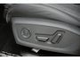 Audi Q6 e-tron S edition quattro 100 kWh | 428 PK | Panoramadak | Trekhaak | 360 camera | Audi Q6 e-tron S edition quattro met 428 PK en een volledig elektrische aandrijflijn met 100 kWh accupakket en quattro vierwielaandrijving, voorzien van een panoramadak met comfortabele rij e