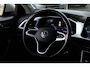 Volkswagen T-Roc 1.0 TSI Life | 110 PK | Apple Carplay | ACC | Parkeersensoren | Volkswagen T-Roc 1.0 TSI Life 110 PK met een 1.0-liter driecilinder benzinemotor, infotainmentsysteem met smartphoneconnectiviteit, airconditioning, multifunctioneel stuurwiel, cruisecontrol,
