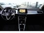 Volkswagen T-Roc 1.0 TSI Life | 110 PK | Apple Carplay | ACC | Parkeersensoren | Volkswagen T-Roc 1.0 TSI Life 110 PK met een 1.0-liter driecilinder benzinemotor, infotainmentsysteem met smartphoneconnectiviteit, airconditioning, multifunctioneel stuurwiel, cruisecontrol,