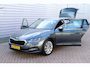 Skoda Octavia Combi 1.5 TSI First Edition O.a: Key-Less, Stoeverwarming, Trekhaak, ACC, PPC, 18inch L.m. Etc... Rijklaar! All-in prijs!