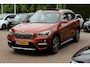 BMW X1 xDrive20i High Exe. / Trekhaak / Panoramadak / Head-up / Leder / 19'' / Navigatie / Stoelverwarming / Sportstoelen / DAB / Cruise Control