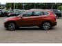 BMW X1 xDrive20i High Exe. / Trekhaak / Panoramadak / Head-up / Leder / 19'' / Navigatie / Stoelverwarming / Sportstoelen / DAB / Cruise Control