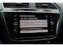 Volkswagen Tiguan 1.5 TSI Comfortline / CarPlay / Parkeerhulp V+A / 17'' / LED / Rijstrooksensor / Spiegelpakket / DAB / ACC