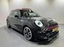 MINI John Cooper Works 3-Deurs 2.0 Chili | Navigatie | LM Velgen 18" | Elektrisch Glazen Panoramadak | Voorstoelen Verwarmd | Achteruitrijcamera |  Cruise Control Adaptief | Airco |