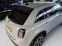 Fiat 600 1.2 Hybrid La Prima Achteruitrijcamera - Airco - Apple carplay - Draadloze telefoonoplader - Parkeersensoren - Navigatie - Keyless start/entry - Dodehoekdetectie - Stoelverwarming - Licht metalen velgen 18 inch - Elektrische ramen - Bluetooth - Cruise control - Led verlichting - Mistlampen - Stuur leder - Stuur multifunctioneel