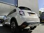 Fiat 600 1.2 Hybrid La Prima Achteruitrijcamera - Airco - Apple carplay - Draadloze telefoonoplader - Parkeersensoren - Navigatie - Keyless start/entry - Dodehoekdetectie - Stoelverwarming - Licht metalen velgen 18 inch - Elektrische ramen - Bluetooth - Cruise control - Led verlichting - Mistlampen - Stuur leder - Stuur multifunctioneel