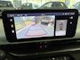Fiat 600 1.2 Hybrid La Prima Achteruitrijcamera - Airco - Apple carplay - Draadloze telefoonoplader - Parkeersensoren - Navigatie - Keyless start/entry - Dodehoekdetectie - Stoelverwarming - Licht metalen velgen 18 inch - Elektrische ramen - Bluetooth - Cruise control - Led verlichting - Mistlampen - Stuur leder - Stuur multifunctioneel