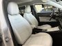 Fiat 600 1.2 Hybrid La Prima Achteruitrijcamera - Airco - Apple carplay - Draadloze telefoonoplader - Parkeersensoren - Navigatie - Keyless start/entry - Dodehoekdetectie - Stoelverwarming - Licht metalen velgen 18 inch - Elektrische ramen - Bluetooth - Cruise control - Led verlichting - Mistlampen - Stuur leder - Stuur multifunctioneel