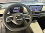 Fiat 600 1.2 Hybrid La Prima Achteruitrijcamera - Airco - Apple carplay - Draadloze telefoonoplader - Parkeersensoren - Navigatie - Keyless start/entry - Dodehoekdetectie - Stoelverwarming - Licht metalen velgen 18 inch - Elektrische ramen - Bluetooth - Cruise control - Led verlichting - Mistlampen - Stuur leder - Stuur multifunctioneel