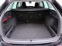 Skoda Octavia Combi 1.0 e-TSI 111PK Automaat Navi Apple Carplay Android Auto Bluetooth Elek.Achterklep Cruise Control Business Edition Pdc Led DAB P-Assist Lmv 16" Isofix Licht-/Regensensor WiFi Origineel Nederlandse Auto