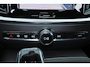 Volvo V60 T6 Recharge AWD Plus Dark - Panorama/schuifdak - IntelliSafe Assist & Surround - 360º Camera - Harman/Kardon audio - Verwarmde voorstoelen, stuur & achterbank - Parkeersensoren voor & achter - Elektr. bedienb. voorstoelen met geheugen - Inklapbare trekhaak - 18' LMV