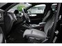 Volvo XC40 B4 Business Edition | DEMO DEAL | Keyless | BLIS | Adaptieve Cruise Control | Pilot Assist | Elektrische achterklep | Parkeer Camera | Extra getint glas | Stoel en stuurverwarming |