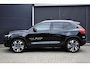 Volvo XC40 B4 Business Edition | DEMO DEAL | Keyless | BLIS | Adaptieve Cruise Control | Pilot Assist | Elektrische achterklep | Parkeer Camera | Extra getint glas | Stoel en stuurverwarming |