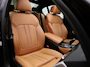 BMW 5-Serie 520i Business Edition Plus | Automaat | Apple Carplay / Android Auto | Panoramadak | Lederen Bekleding | Stoelverwarming | Lichtmetalen Velgen |