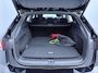 Volkswagen ID.7 Tourer Pro 77 kWh 286 pk | Navigatie | Warmtepomp | Trekhaak (wegklapbaar) | Parkeersensoren (Park assist) | Rondomzicht camera | Stoelverwarming | Matrix LED koplampen |