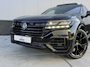 Volkswagen Touareg 3.0 TSi eHybrid 4MOTION R | Dynaudio | Trekhaak | Panorama | Massage | Nachtzicht | Luchtvering
