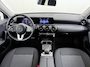 Mercedes-Benz A-klasse 250 e Business Solution | Wegklapbare Trekhaak | DISTRONIC Cruise Control | MULTIBEAM LED | Stuurwielverwarming | Achteruitrijcamera | Smartphone Integratie | Sfeerverlichting