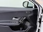 Mercedes-Benz A-klasse 250 e Limited | 18" AMG Velgen | Navigatie | Smartphone Integratie | Stoelverwarming Voor | DAB+ radio