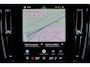 Volvo EC40 Extended Range Plus Black Ed. 82 kWh - Panoramadak - IntelliSafe Assist & Surround - 360º Camera - Verwarmde voorstoelen, stuur & achterbank - Parkeersensoren voor & achter - Elektr. bedienb. bestuurdersstoel met geheugen - Draadloze tel. lader - Extra getint glas - 20' LMV
