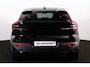 Volvo EC40 Extended Range Plus Black Ed. 82 kWh - Panoramadak - IntelliSafe Assist & Surround - 360º Camera - Verwarmde voorstoelen, stuur & achterbank - Parkeersensoren voor & achter - Elektr. bedienb. bestuurdersstoel met geheugen - Draadloze tel. lader - Extra getint glas - 20' LMV