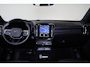 Volvo EC40 Extended Range Plus Black Ed. 82 kWh - Panoramadak - IntelliSafe Assist & Surround - 360º Camera - Verwarmde voorstoelen, stuur & achterbank - Parkeersensoren voor & achter - Elektr. bedienb. bestuurdersstoel met geheugen - Draadloze tel. lader - Extra getint glas - 20' LMV