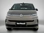 Volkswagen Multivan 1.5 eHybrid L1 Bulli Edition 4Motion 245PK | FACELIFT! | Automaat | Trekhaak | Elektrische Schuifdeuren | Elektrische Achterklep | Achteruirijcamera | Verwarmbare Voorstoelen | Verwarmbare Voorruit | Trekhaak | 7-Zits Vis-a-Vis | Multifunctioneel Stuurwiel | Verschuifbare Tafel | Adaptive Cruise Controle | Navigatie | IQ.Light | Glazen Panorama Dak |