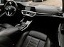 BMW 3-Serie Touring 330i xDrive High Executive PANO-DAK!