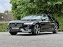 Volvo V90 2.0 T4 R-Design | Blackline | Automaat | Panodak | Trekhaak | Adapt Cruise | Standkachel | Keyless | Incl. btw