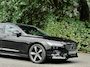 Volvo V90 2.0 T4 R-Design | Blackline | Automaat | Panodak | Trekhaak | Adapt Cruise | Standkachel | Keyless | Incl. btw