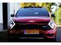 Kia Sportage 1.6 T-GDi 4WD Plug-in Hybrid AWD GT-Line Premium*Perfect Kia Onderh.*Fabrieksgarantie*Pano/Afneemb. Trekhaak/H&K/ACC met stuurhulp/Leder/Stoelverw.V+A/Stuurverw./Stoelkoeling/360Camera/Dodehoek/Parkeersens.V+A/19 inch LM/VOL*