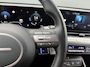 Hyundai Kona 1.6 GDI HEV Comfort Smart Voorstoelen verwarmd / Electrische achterklep / Origineel NL auto / Stuur verwarming / Privacy glas / Apple Carplay - Android Auto / Navigatiesysteem / 18 inch Lichtmetaal /