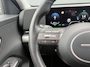 Hyundai Kona 1.6 GDI HEV Comfort Smart Voorstoelen verwarmd / Electrische achterklep / Origineel NL auto / Stuur verwarming / Privacy glas / Apple Carplay - Android Auto / Navigatiesysteem / 18 inch Lichtmetaal /