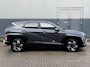 Hyundai Kona 1.6 GDI HEV Comfort Smart Voorstoelen verwarmd / Electrische achterklep / Origineel NL auto / Stuur verwarming / Privacy glas / Apple Carplay - Android Auto / Navigatiesysteem / 18 inch Lichtmetaal /