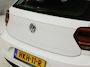 Volkswagen Polo 1.0 Sportline (APPLE CARPLAY, GROOT NAVI, CLIMATE, LM VELGEN, SPORTSTOELEN, PARKEERSENSOREN, CRUISE, NIEUWE APK, NIEUWSTAAT)