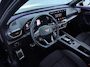 CUPRA Formentor 1.4 e-Hybrid VZ Copper Edition 245 pk Automaat (DSG) | Navigatie | Panoramadak | Park assist | Achteruitrijcamera | Adaptieve cruise control | Stoelverwarming | Elektr. Bestuurdersstoel met geheugen | Elektr. achterklep met sensor |