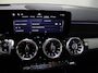 Mercedes-Benz GLB 180 Business Solution AMG | AMG Line Plus pakket | Panoramaschuifdak | Winterpakket | Trekhaak | 20” AMG velgen |