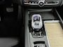 Volvo XC60 T6 Recharge Ultra Dark | 20" | Luchtvering | 360 Camera | Trekhaak | Head-Up | Panoramadak | Harman Kardon | Elektr. verst. Stoelen