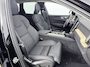 Volvo XC60 T6 Recharge Ultra Dark | 20" | Luchtvering | 360 Camera | Trekhaak | Head-Up | Panoramadak | Harman Kardon | Elektr. verst. Stoelen
