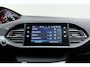 Peugeot 308 SW 1.2 PureTech Tech Edition | Panoramadak | Camera | Parkeersensoren | Navigatie | Lichtmetalen velgen | Alcantara lederen bekleding