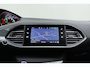 Peugeot 308 SW 1.2 PureTech Tech Edition | Panoramadak | Camera | Parkeersensoren | Navigatie | Lichtmetalen velgen | Alcantara lederen bekleding