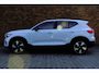 Volvo EX40 Single Motor Extended Range Plus 82 kWh | Trekhaak | Verwarmbare voorstoelen en stuurwiel | Premium audio by Harman Kardon | Keyless | Adaptieve cruise control | Warmtepomp