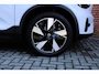 Volvo EX40 Single Motor Extended Range Plus 82 kWh | Trekhaak | Verwarmbare voorstoelen en stuurwiel | Premium audio by Harman Kardon | Keyless | Adaptieve cruise control | Warmtepomp