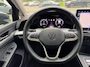 Volkswagen Golf 8.5 1.5 eTSI LIFE DSG ACC Wegklapbare Trekhaak Stoel/stuurverw. Nieuw model!