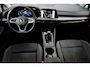 Volkswagen Golf 2.0 TDI Style 115PK / 85kW, Dodehoekdetectie (Side Assist), LED Matrix (IQ.Lights), elektrisch verstelbare ErgoActive voorstoel met geheugen- en massagefunctie, adaptieve cruise control (ACC), draadloze telefoonlader, keyless start, parkeerassistent (Park Assist), parkeersensoren voor en achter (PDC), elektrisch verstel-, verwarm- en inklapbare buitenspiegels etc.