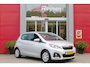 Peugeot 108 1.0 e-VTi ACTIVE AUTOMAAT ZEER LAGE KILOMETERSTAND | MISTLAMPEN VOOR | LED DAGRIJVERLICHTING | PARKEERSENSOREN ACHTER | AIRCO | MULTIFUNCTIONEEL LEDEREN STUURWIEL | BLUETOOTH | CENTRALE VERGRENDELING MET AFSTANDSBEDIENING | ELEKTRISCH BEDIENBARE RAMEN VOOR | KLAPRUITJES ACHTER PORTIEREN | VAN BINNENUIT VERSTELBARE BUITEN SPIEGELS | IN HOOGTE VERSTELBARE BESTUURDERSSTOEL | SCHAKELFLIPPERS ACHTER HET STUUR | USB-A AANSLUITING |
