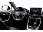 Toyota RAV4 2.5 Hybrid AWD Bi-Tone | Navigatie | Apple Carplay / Android Auto | Stoel-/stuurverwarming | Verwarmbare voorruit | Leder | BearLock | Parkeersensoren voor/achter | Camera | Keyless | Adaptive Cruise | Clima | 18 inch