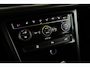 Volkswagen Touran 1.6 TDI SCR Connected Series 7p 7 persoons, Stoelverwarming Trekhaak, Automaat, Navigatie